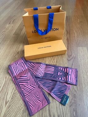 Louis Vuitton Pink & Black Silk Twilly